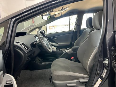 Used 2013 Toyota Prius Two image 10