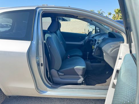 Used 2008 Toyota Yaris 2-Door Hatchback FWD image 17