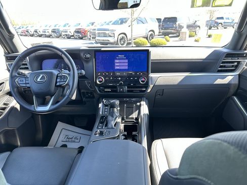 Used 2024 Lexus GX 550 AWD/4WD image 16