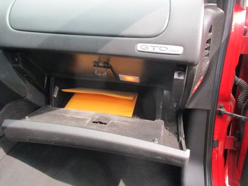 Used 2006 Pontiac GTO image 27