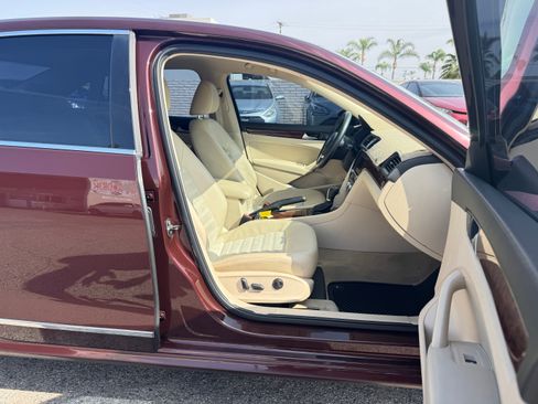 Used 2012 Volkswagen Passat 2.5 SEL image 17