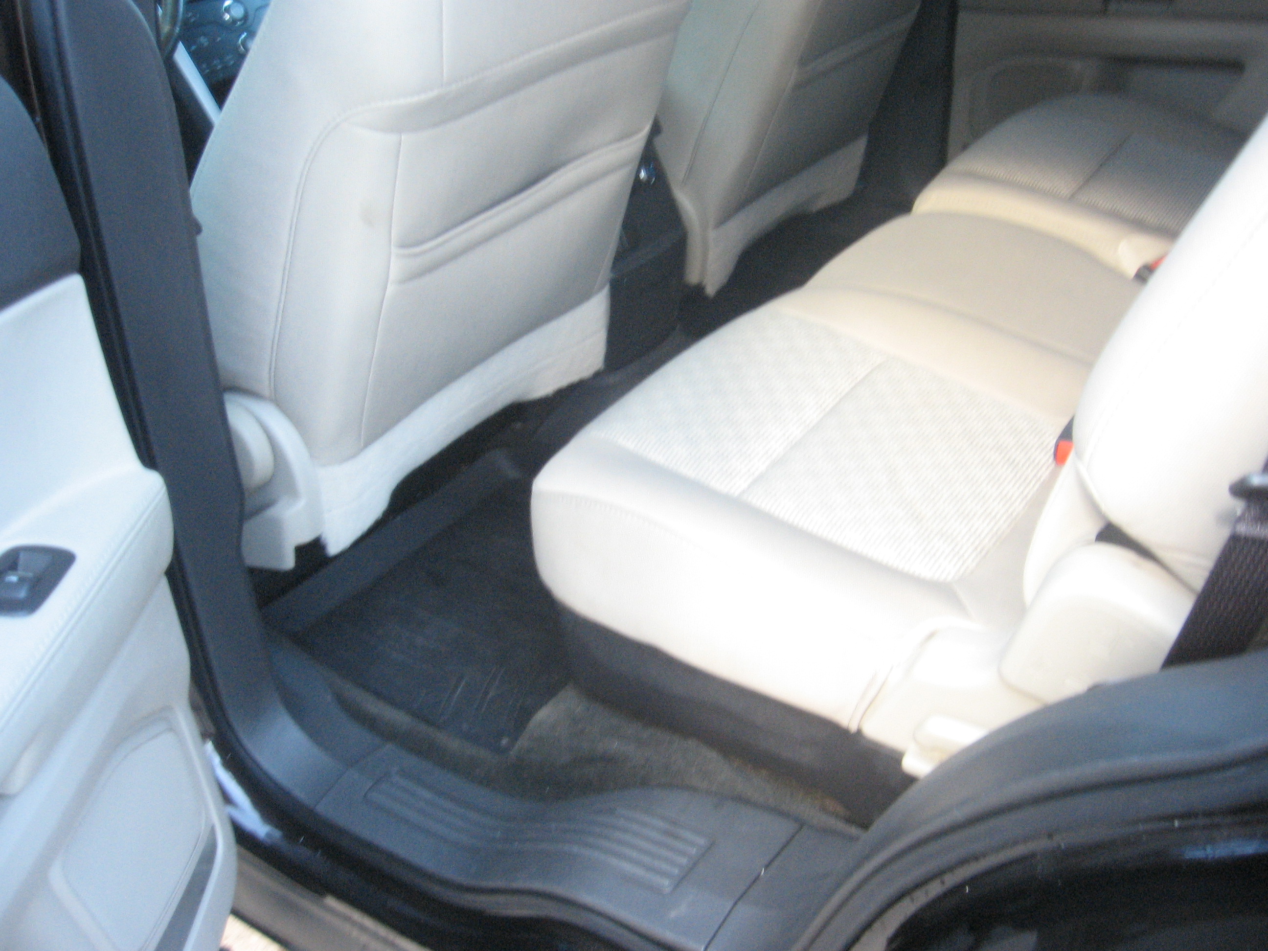 Used 2013 Ford Explorer XLT FWD image 7