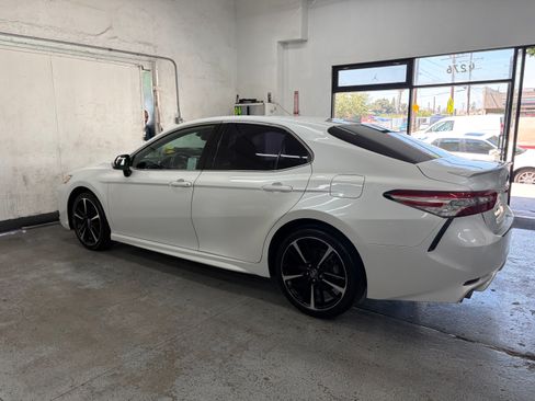 Used 2020 Toyota Camry XSE FWD image 8