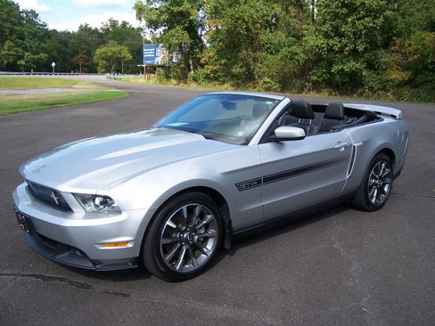 Used 2011 Ford Mustang GT Premium image 7