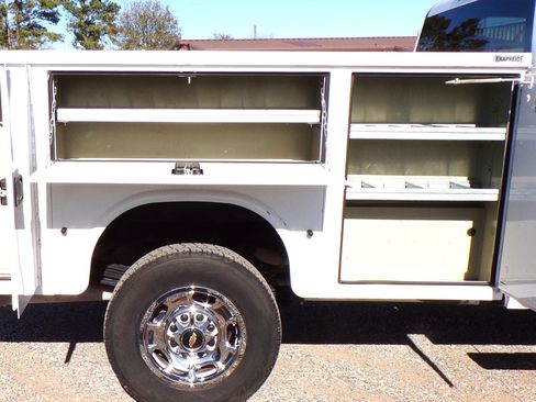 Used 2023 Chevrolet Silverado 2500 LT image 12