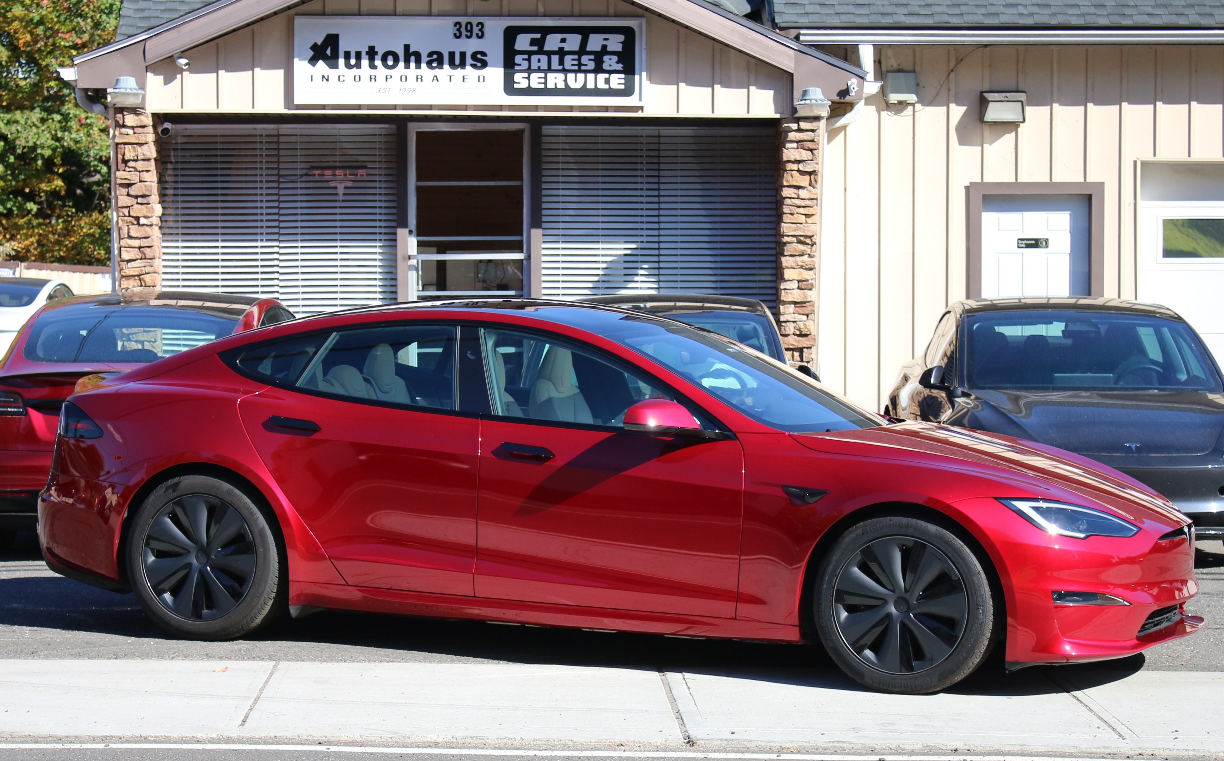 Used 2024 Tesla Model S Long Range AWD/4WD image 1