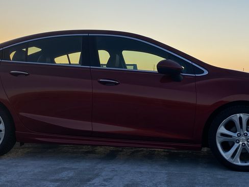 Used 2017 Chevrolet Cruze Premier image 6