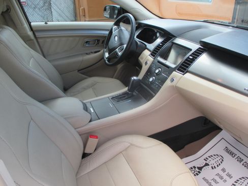 Used 2015 Ford Taurus SEL FWD image 4