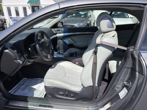 Used 2014 INFINITI Q60 Convertible RWD image 4