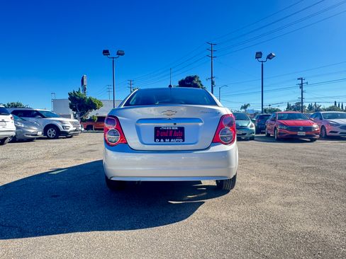 Used 2015 Chevrolet Sonic LT image 4