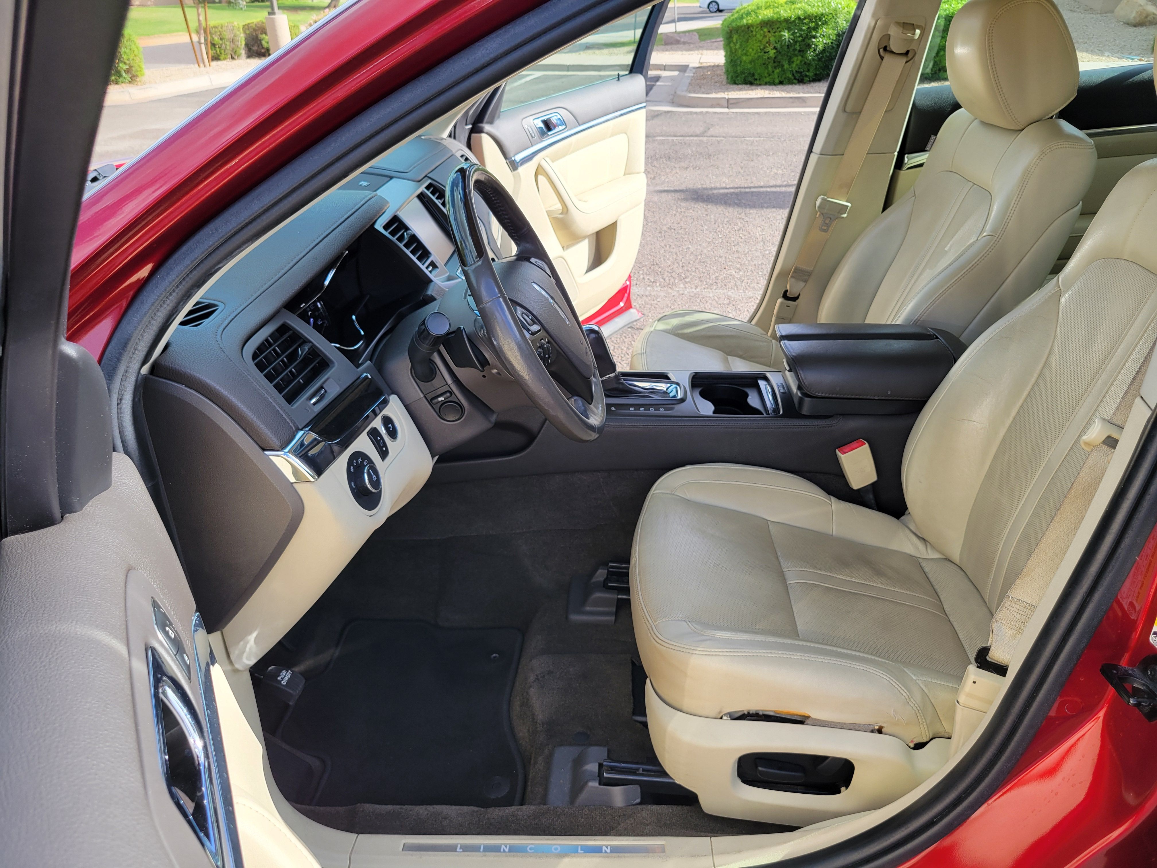 Used 2013 Lincoln MKS w/ Ultimate Package FWD image 18