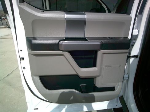 Used 2019 Ford F150 XLT image 12