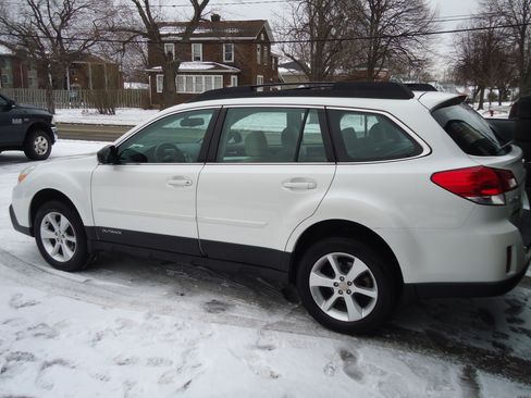 Used 2014 Subaru Outback 2.5i image 6