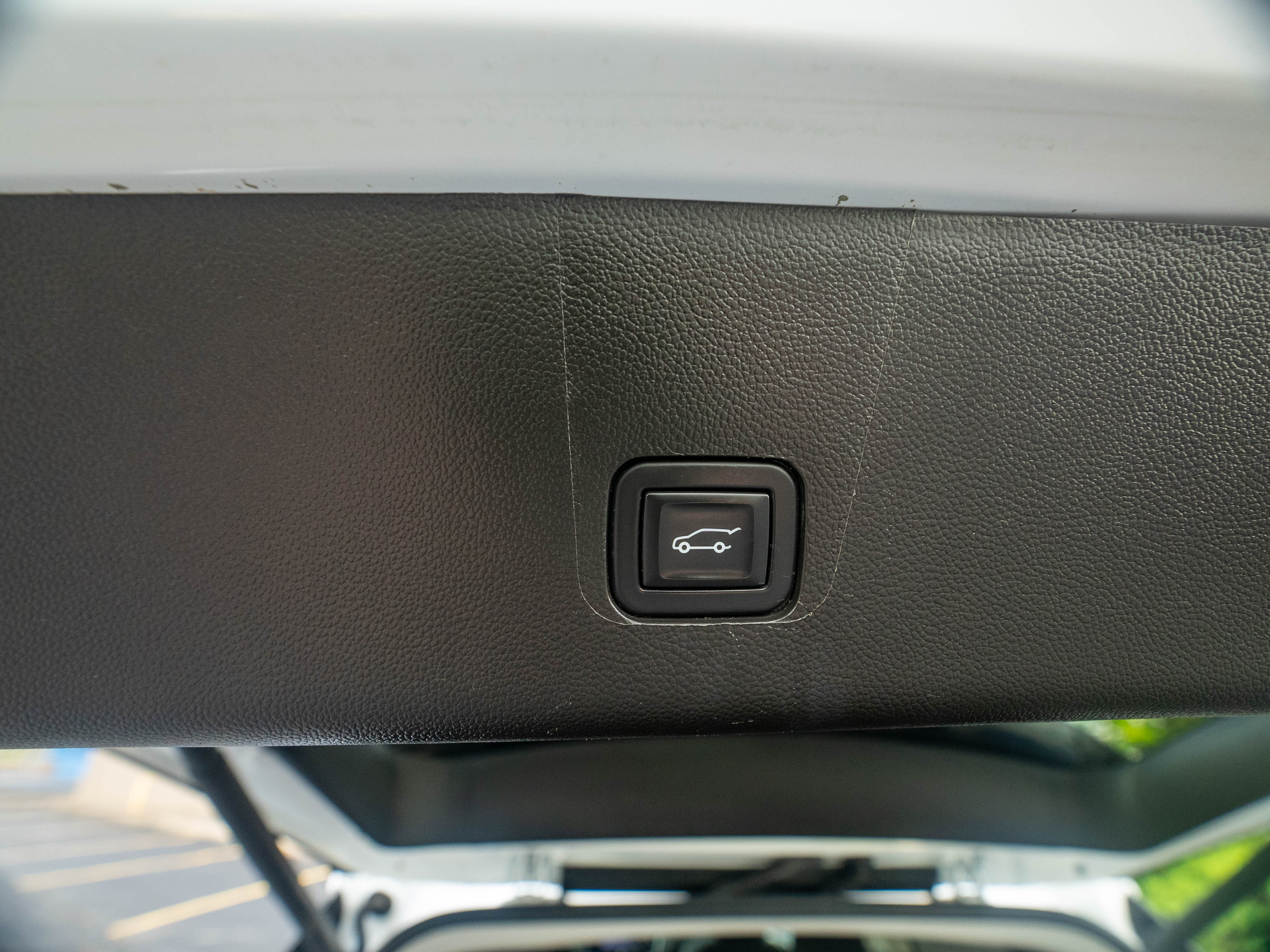 Used 2021 Chevrolet Traverse AWD LT image 17