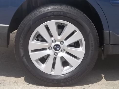 Used 2019 Subaru Outback 2.5i Premium AWD/4WD image 16