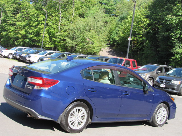 Used 2017 Subaru Impreza 2.0i Premium Sedan AWD/4WD image 23