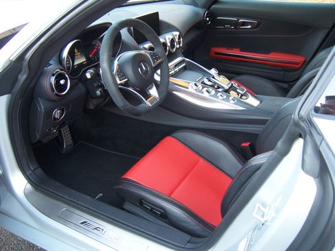 Used 2016 Mercedes-Benz AMG GT S image 10