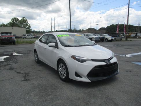 Used 2018 Toyota Corolla LE FWD image 4