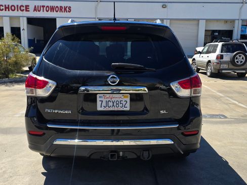 Used 2015 Nissan Pathfinder SL image 14