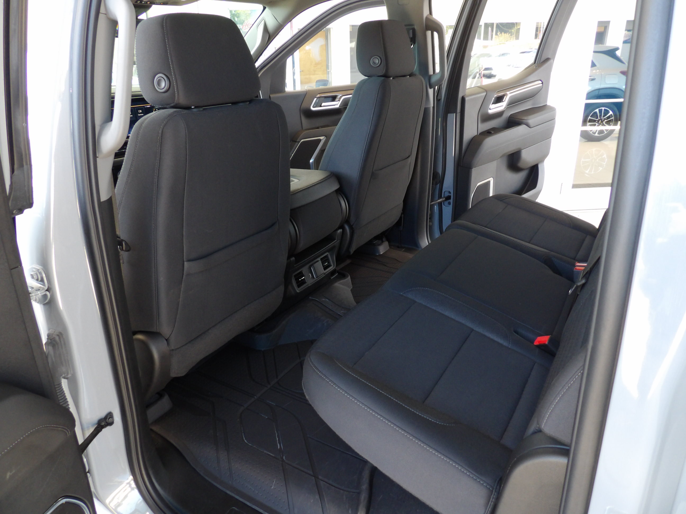 Used 2024 Chevrolet Silverado 1500 4x4 Crew Cab LT image 18