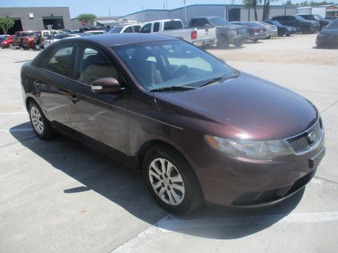 Used 2010 Kia Forte EX image 7
