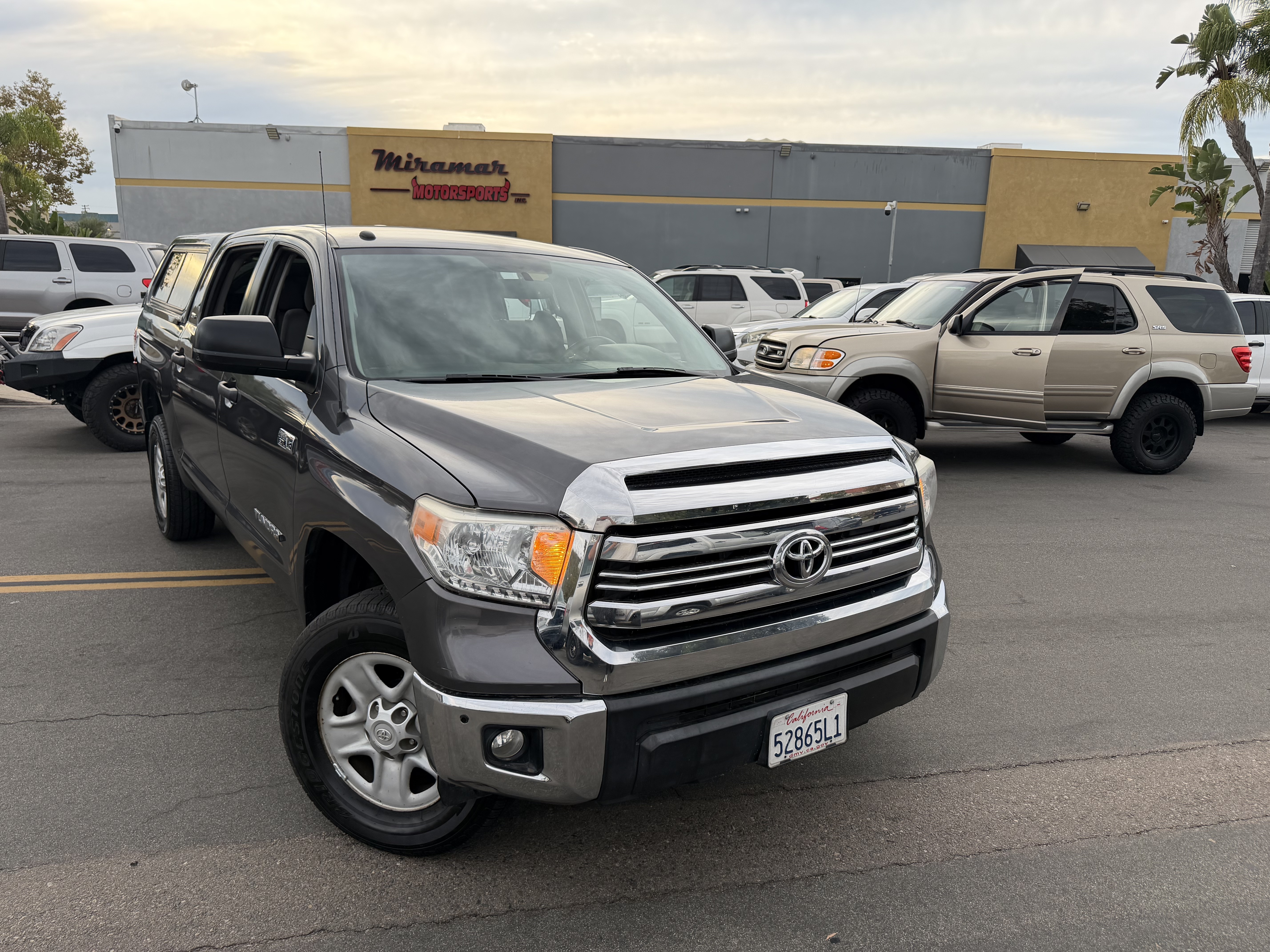 Used 2017 Toyota Tundra 4x4 CrewMax SR5 image 1