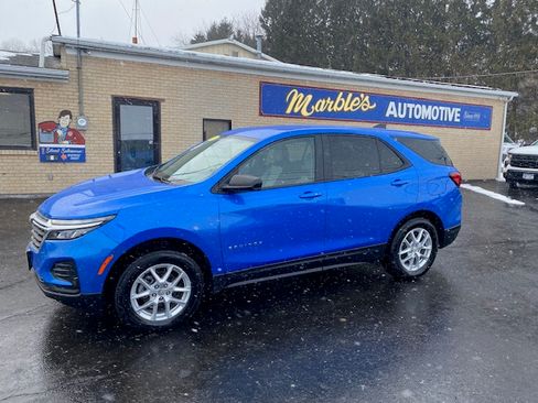 Used 2024 Chevrolet Equinox LS image 2