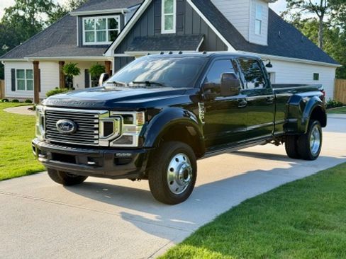Used 2021 Ford F450 4x4 Crew Cab Platinum image 2
