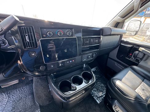 Used 2023 Chevrolet Express 2500 LT image 18