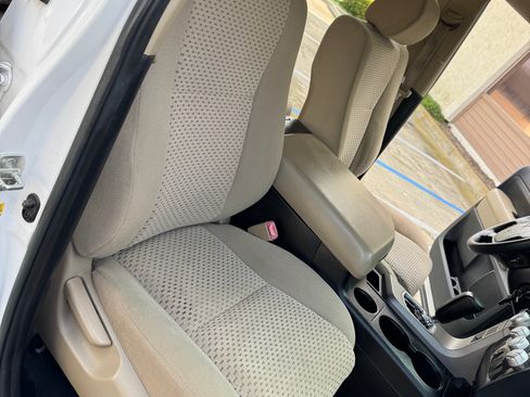 Used 2013 Toyota Tundra image 26