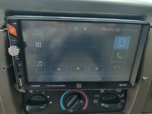 Used 2001 Ford Excursion XLT image 15