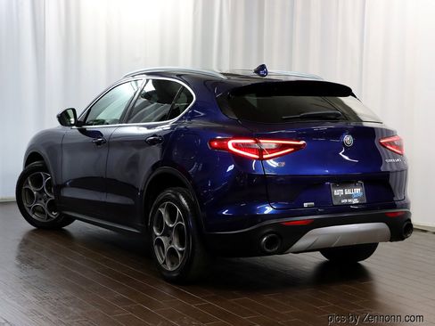 Used 2019 Alfa Romeo Stelvio AWD image 9