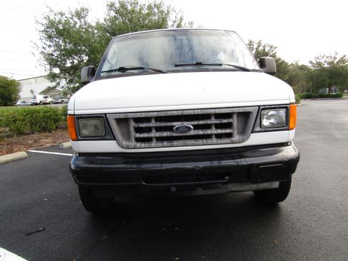 Used 2007 Ford E-350 and Econoline 350 XL image 8