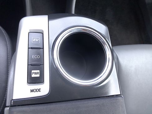 Used 2012 Toyota Prius V Five image 19