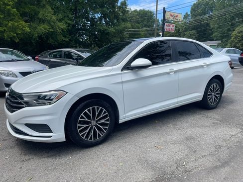 Used 2020 Volkswagen Jetta SE FWD image 1