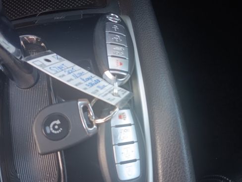 Used 2015 Nissan Rogue SV image 12