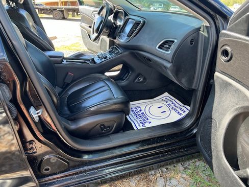 Used 2017 Chrysler 200 Limited image 11