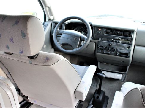 Used 1997 Volkswagen Eurovan Camper FWD image 17