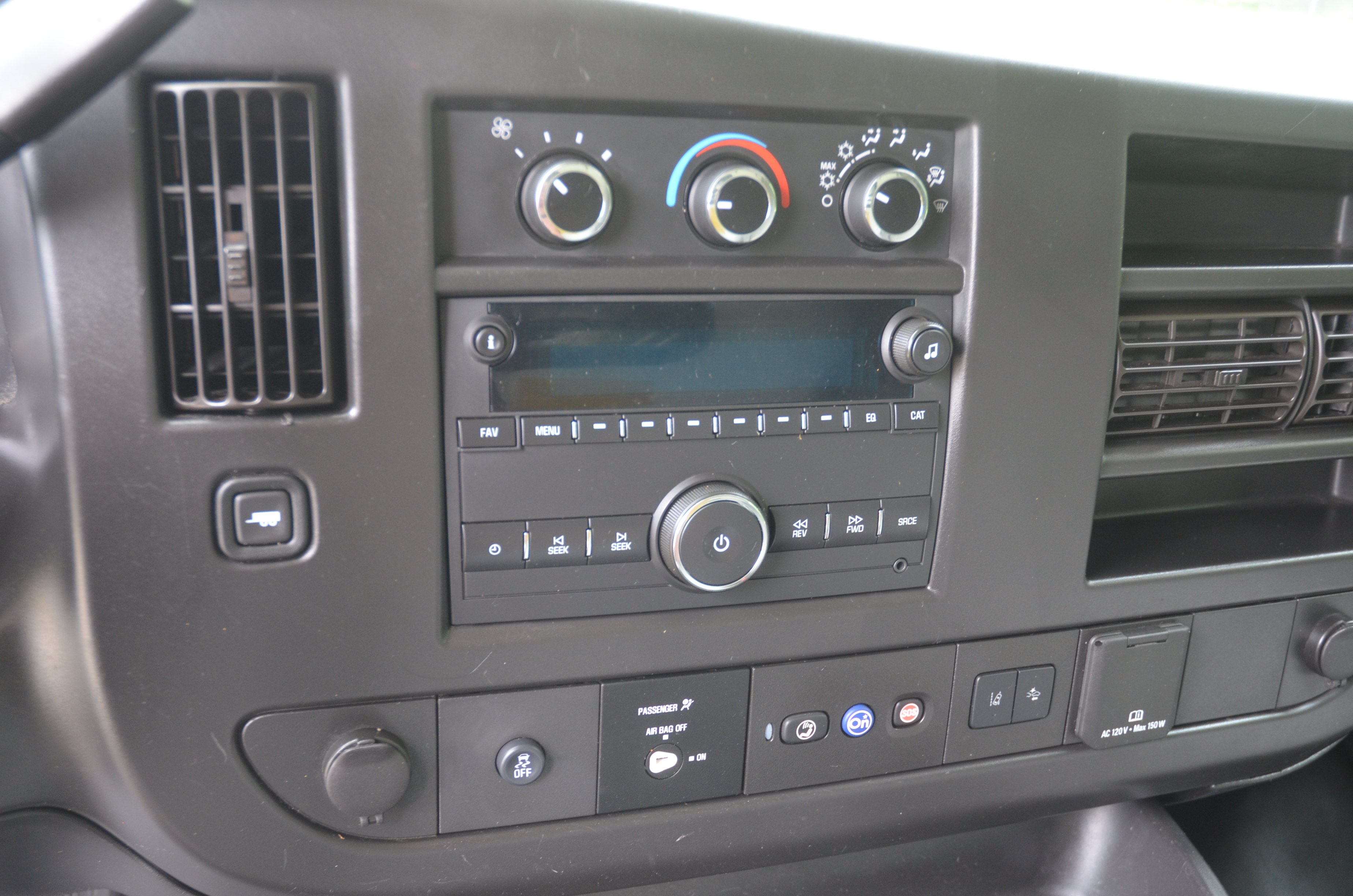 Used 2019 Chevrolet Express 2500 UNAVAIL RWD image 15