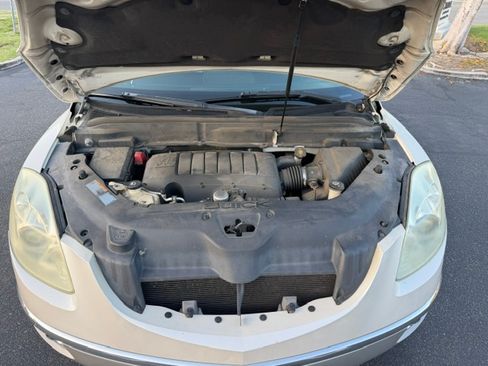 Used 2011 Buick Enclave 2WD CXL image 18