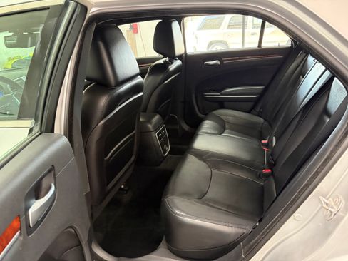 Used 2012 Chrysler 300 Limited RWD image 11