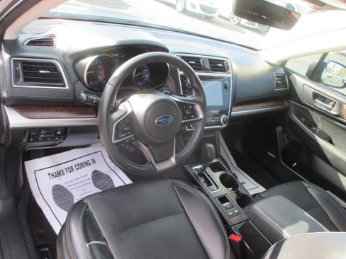 Used 2018 Subaru Outback 2.5i Limited image 12