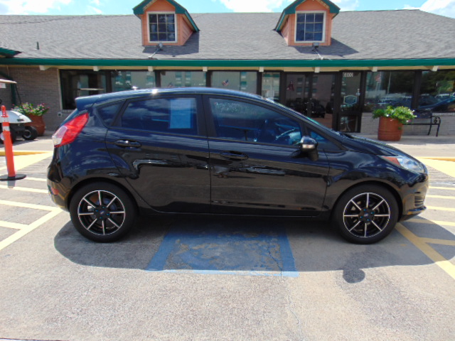 Used 2015 Ford Fiesta SE Hatchback FWD image 10