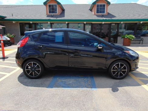 Used 2015 Ford Fiesta SE image 10