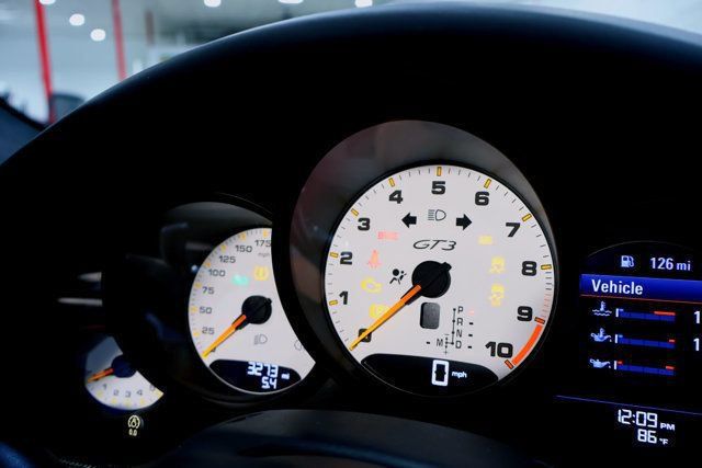 Used 2018 Porsche 911 GT3 RWD image 34