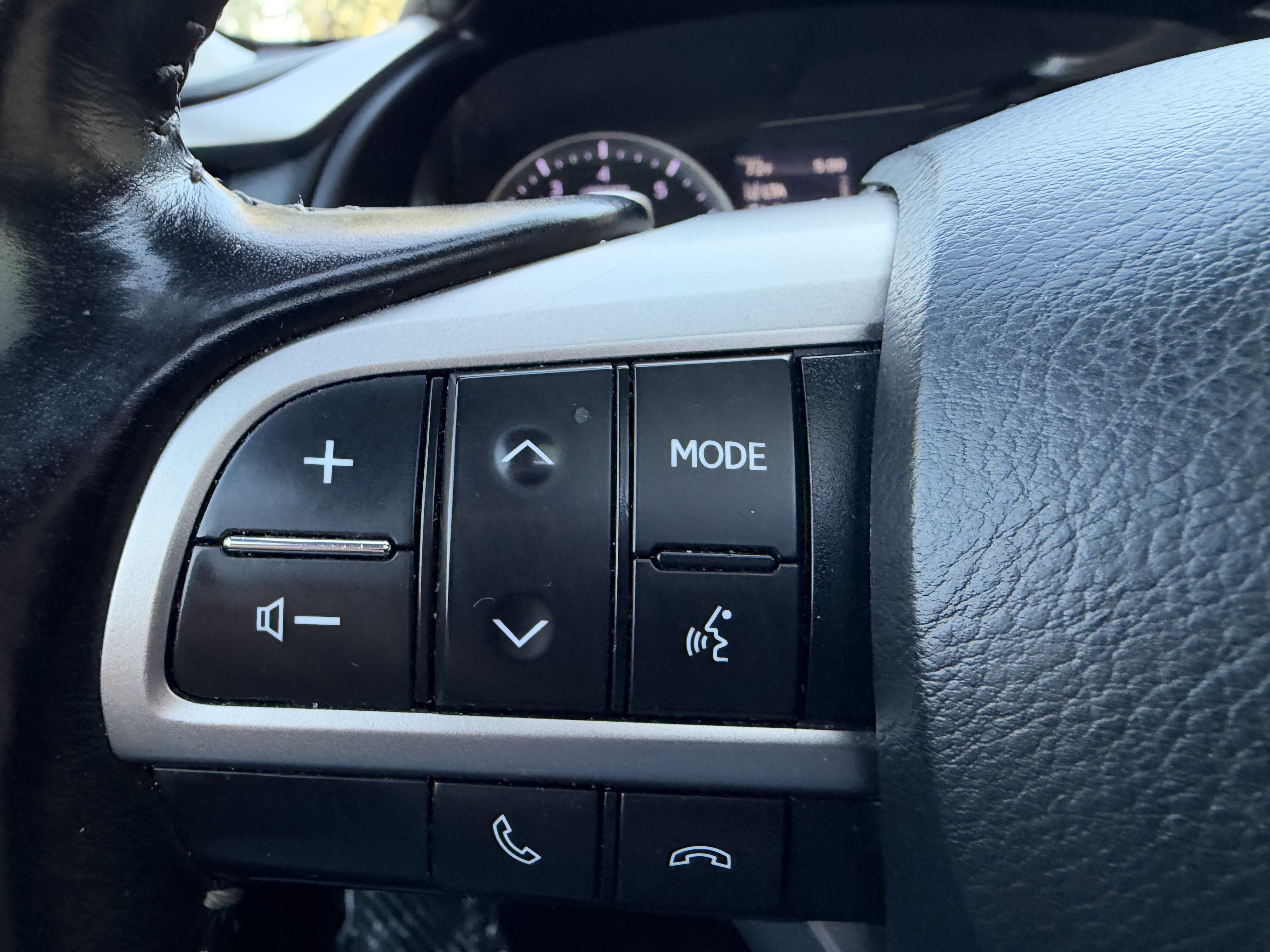 Used 2020 Lexus RX 350L FWD w/ Premium Package image 21