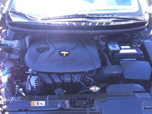Used 2013 Hyundai Elantra GLS FWD image 33