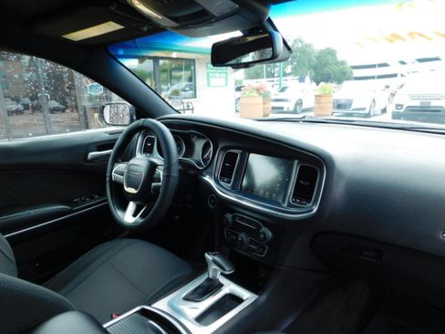 Used 2016 Dodge Charger SXT RWD image 21