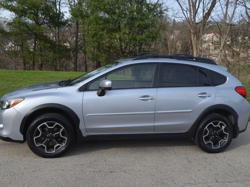 Used 2013 Subaru XV Crosstrek 2.0i Limited image 1