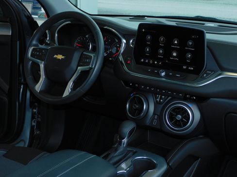 Used 2024 Chevrolet Blazer LT image 19
